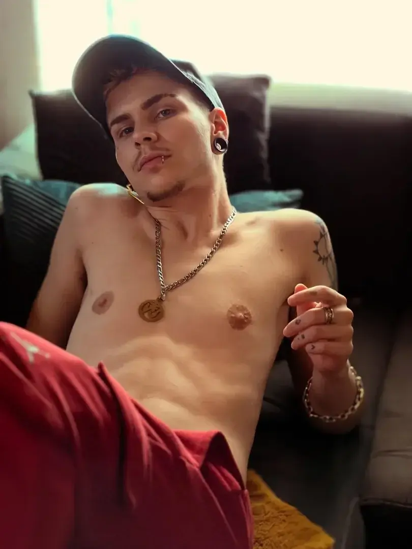 Leak & nude 3 — Holover