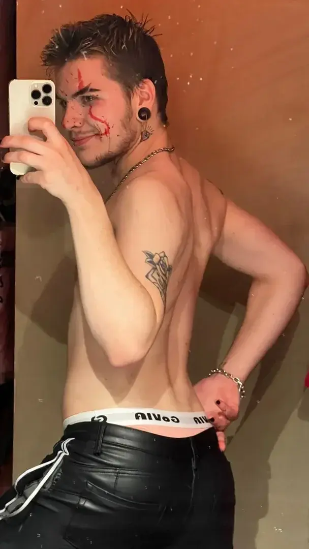 Leak & nude 5 — Holover