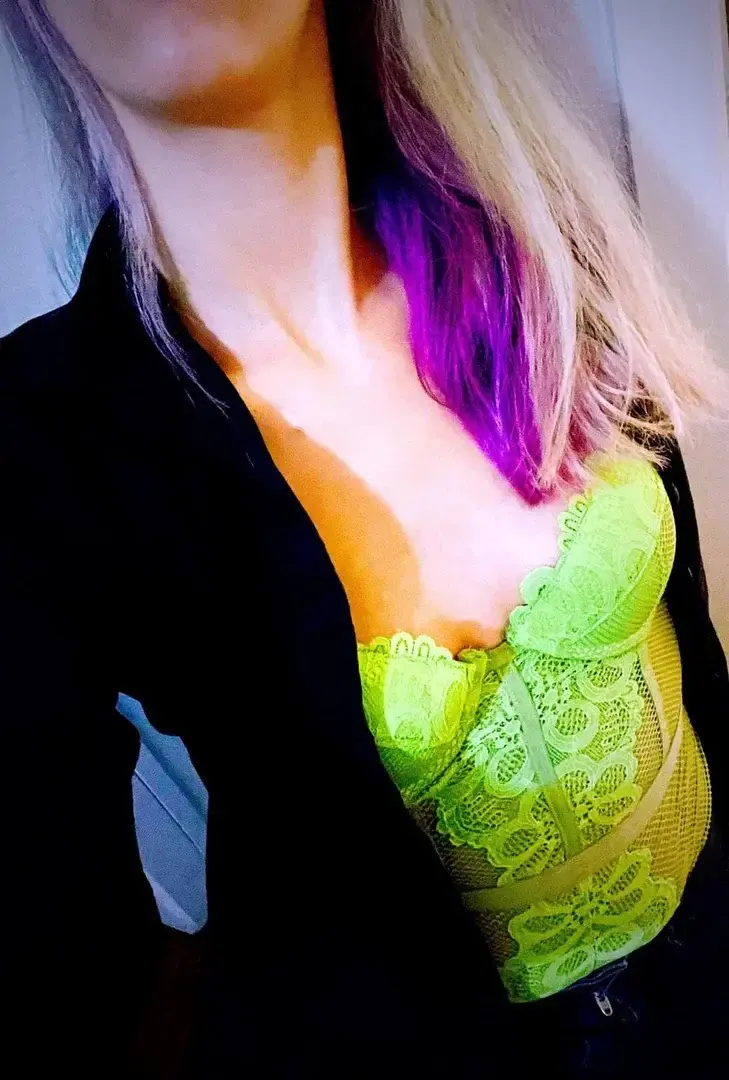 Leak & nude 1 — Roxie_pink