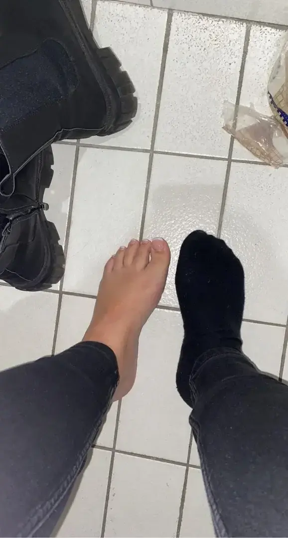 Leak & nude 1 — junie-feet