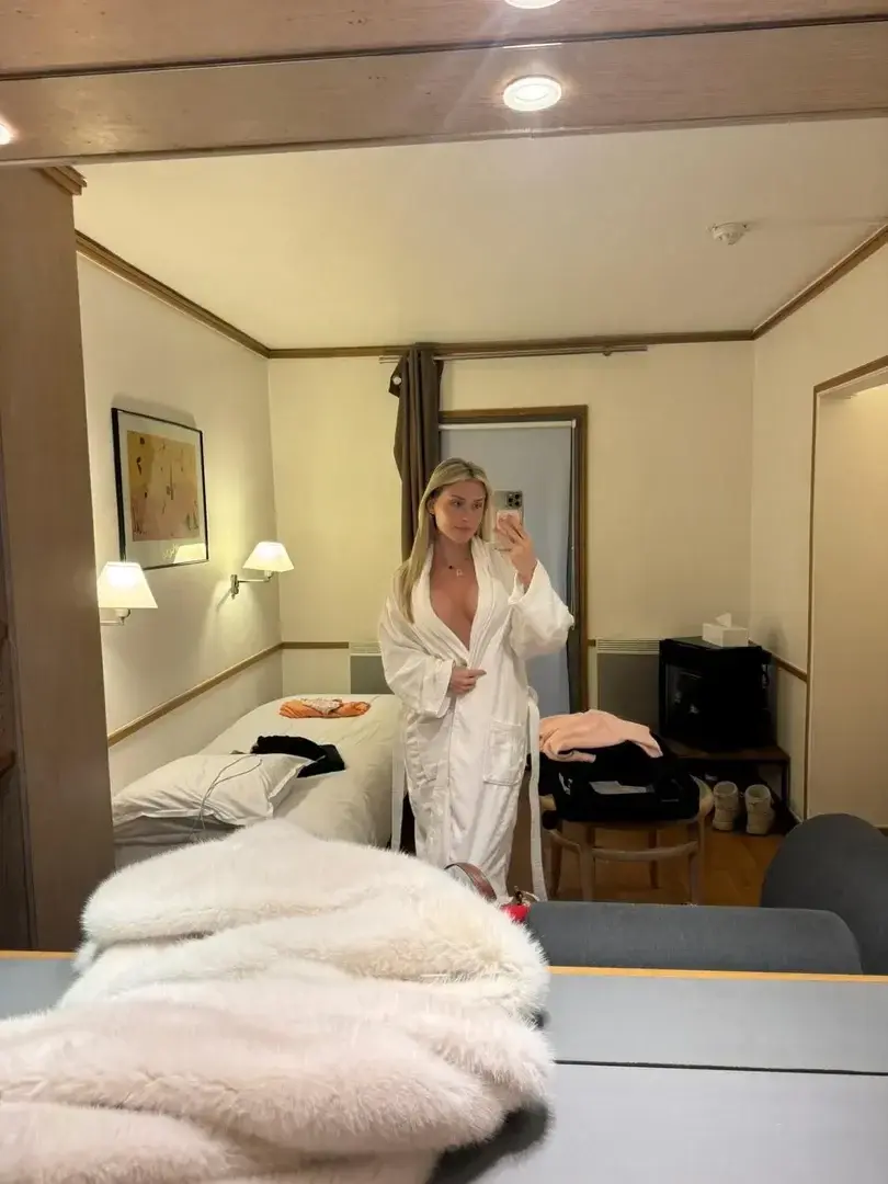 Leak & nude 5 — Antonia_rot