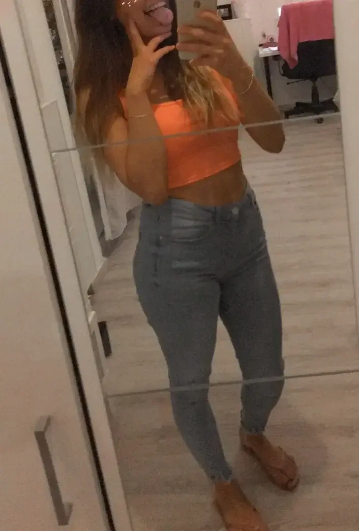 Leak public de Lapetite_marocaine — « 😛😛 » (nude) sur MYM