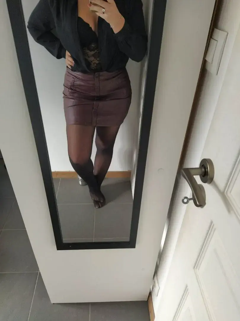 Emmanuelle69 - Photo exclusive MYM 1 | French Modèles