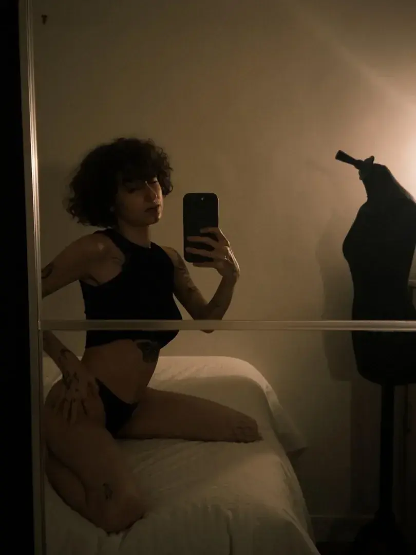 Leak & nude MYM — Lalhoevera : « média » (MYM)