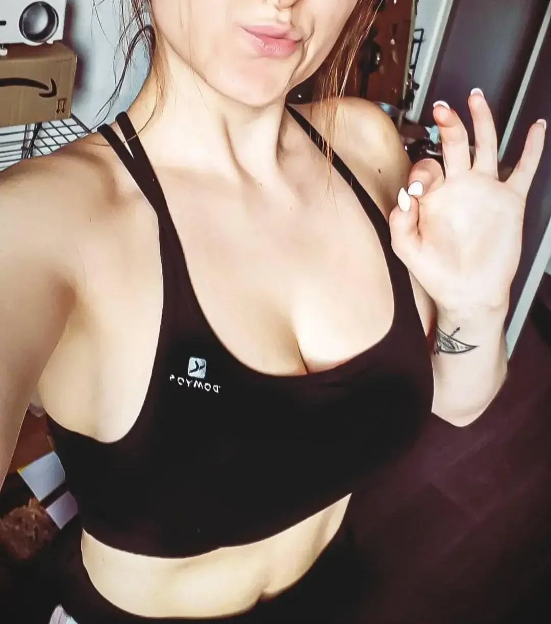 J'aime toutes sortes de sport mais surtout celui de chambre... Et toi quel est ton sport préféré...? 😜🙈🔞