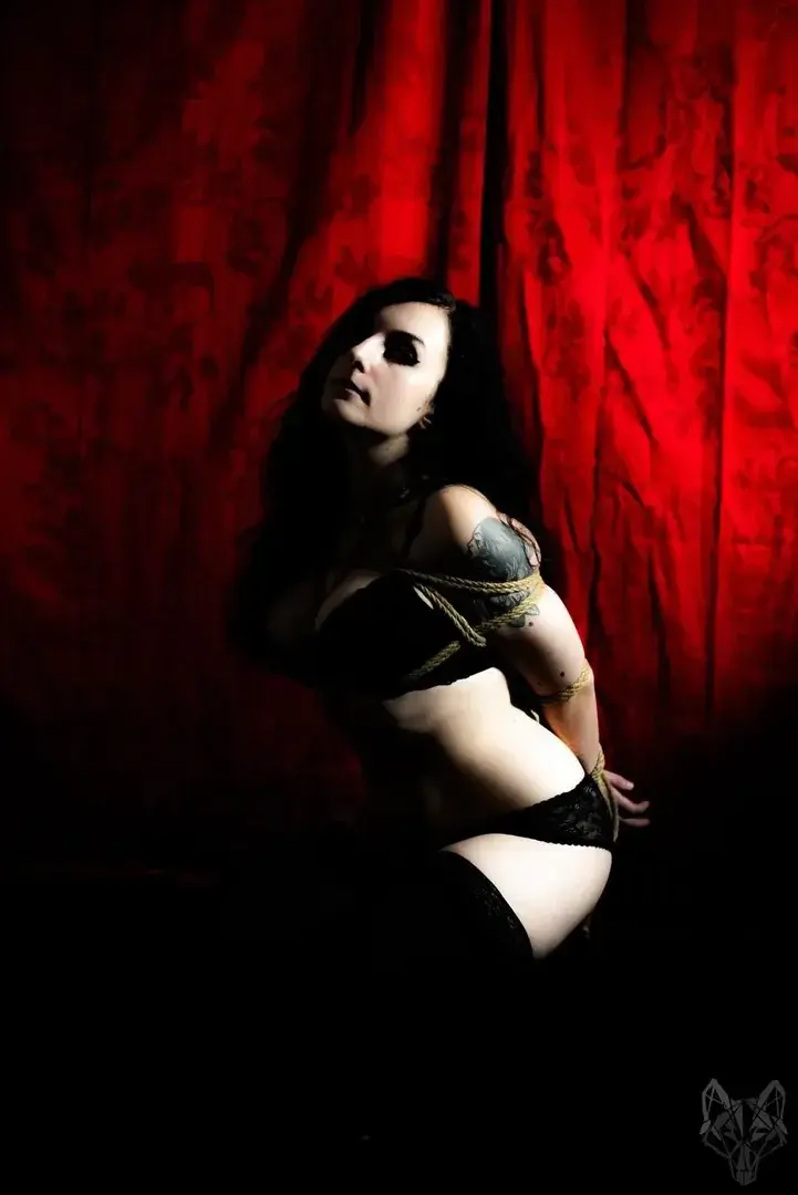 Leak & nude MYM — Mystix-val : « média » (MYM)