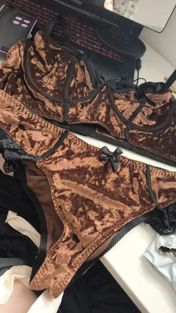 Leak & nude 4 — cameliarainbow