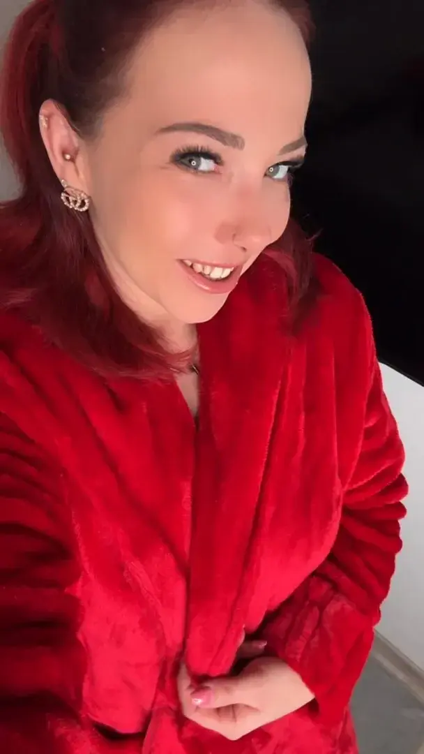 Na hast du mir das Video geschickt? Wie versaut du abgespritzt hast?ich bin jetzt online und ich hoffe das du ordentlich abgewixxt hast zu meinem Spontanen FSK18 Video von heute!