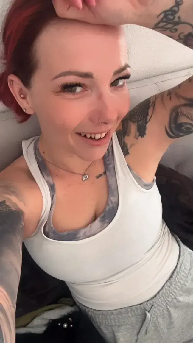 Schreib mir UNBEDINGT JETZT EINE NACHRICHT! ich bin bin 20 Uhr hier online für Dich!