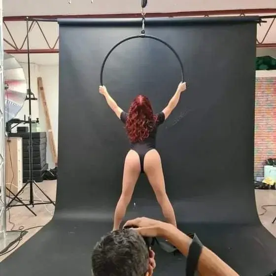 Ever done a photoshoot? They are so much fun. This one was with a new photographer, he didn't really take enough angles of each move, but this was a good one. Haha. #Photoshoot #behindthescenes #bum #aerialist #AerialHoop