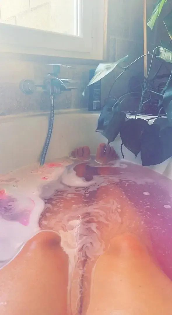 Les petits pieds dans le basin