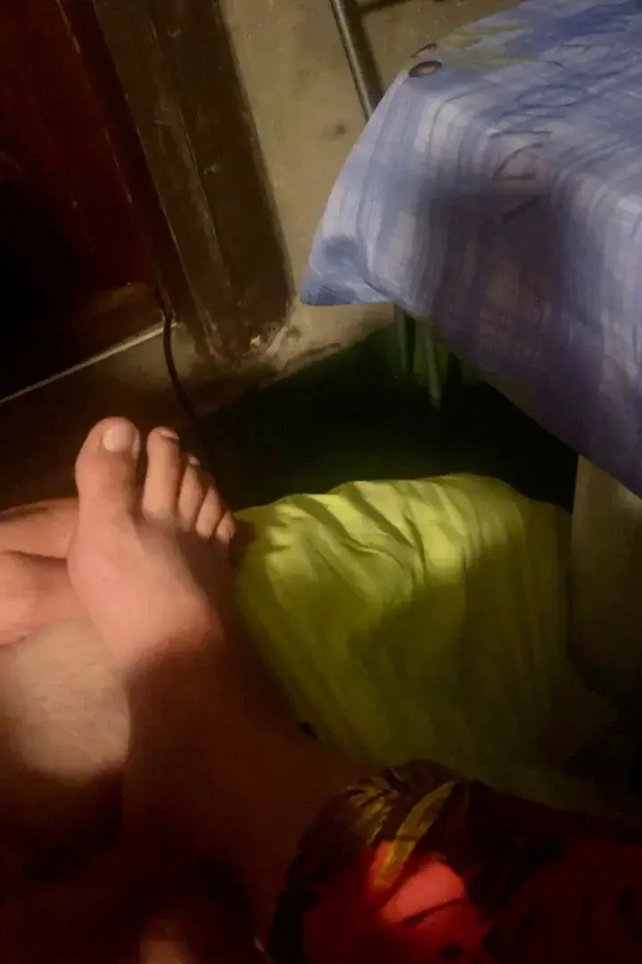 🦶🫣
