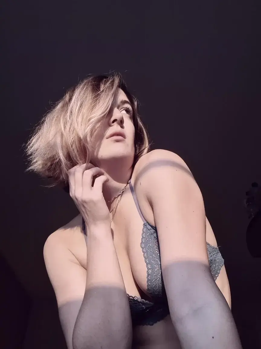 Marianne_hrt - Photo exclusive MYM 1 | French Modèles