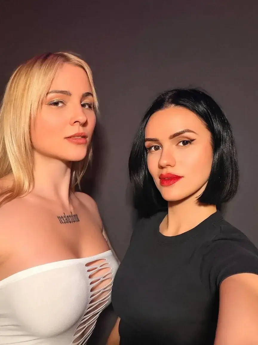 Leak & nude 1 — Herzblutmadl