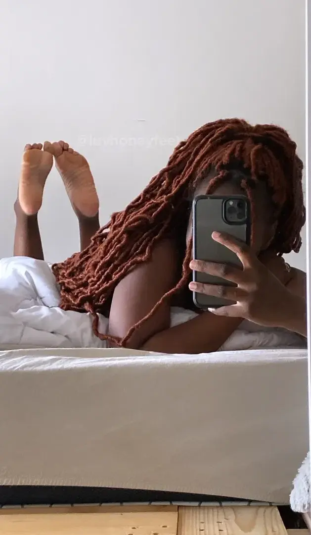 Leak & nude 4 — Luvhoneyfeet