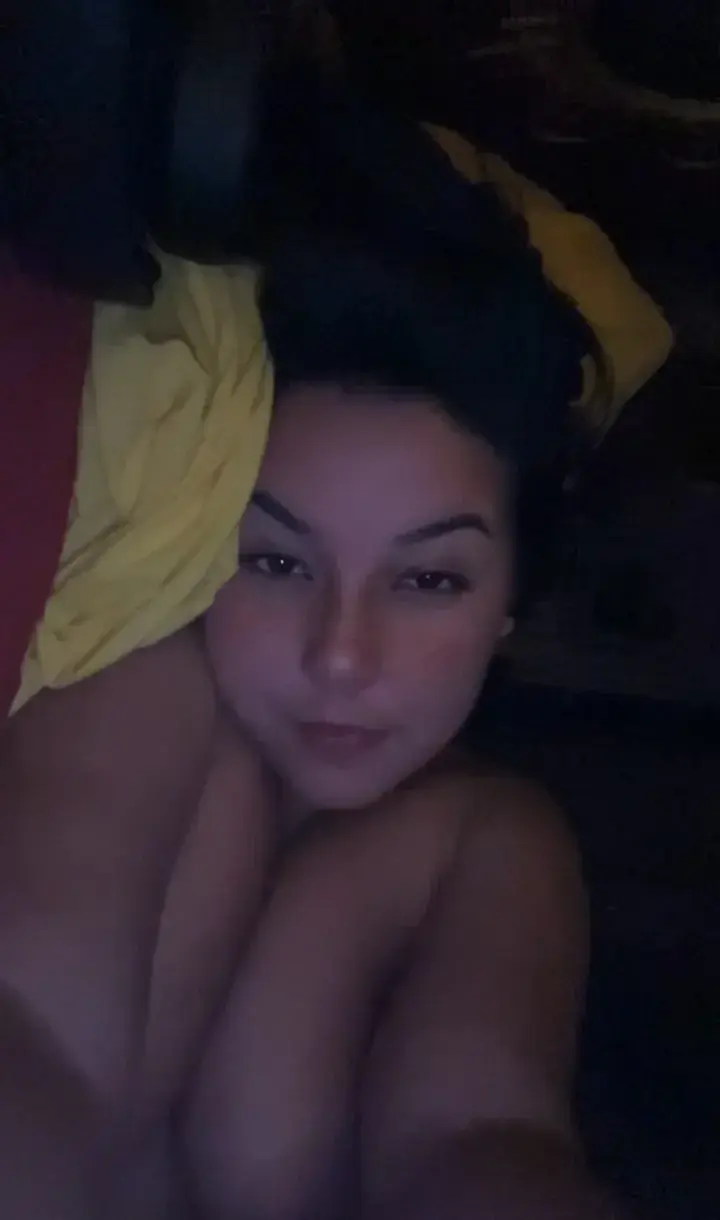Leak & nude MYM — Rosaliah : « média » (MYM)