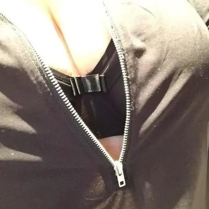Leak & nude 1 — Bigfrenchboobs