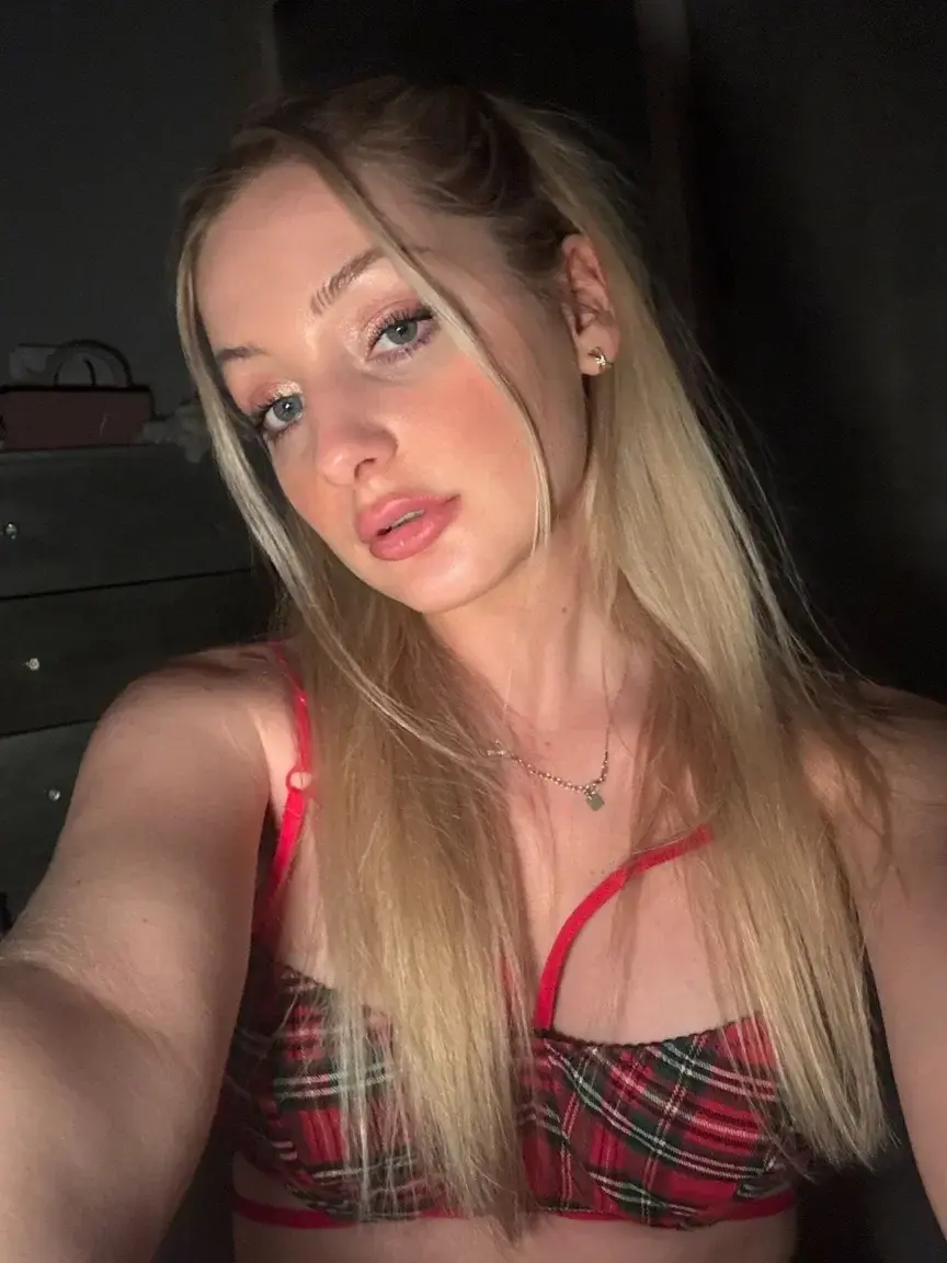Leak & nude MYM — Bethystory : « média » (MYM)