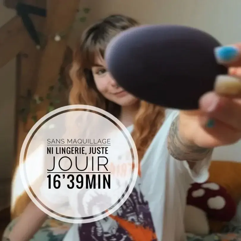 Sans maquillage, ni lingerie, juste jouir • 16’39min.J’avais très envie de me faire jouir aujourd’hui, donc je prends mon œuf vibrant et ma fuck machine, sans maquillage ni lingerie, juste un long tee-shirt et mon kiff 🥵🔥