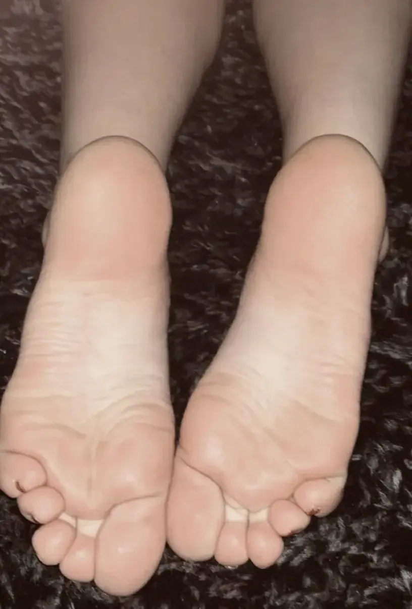 #pied#fetichiste#sexy#photo#pourtoi#lifestyle#aupied#chaussette#jevends#photoalademande#videoalademande#feet🦶