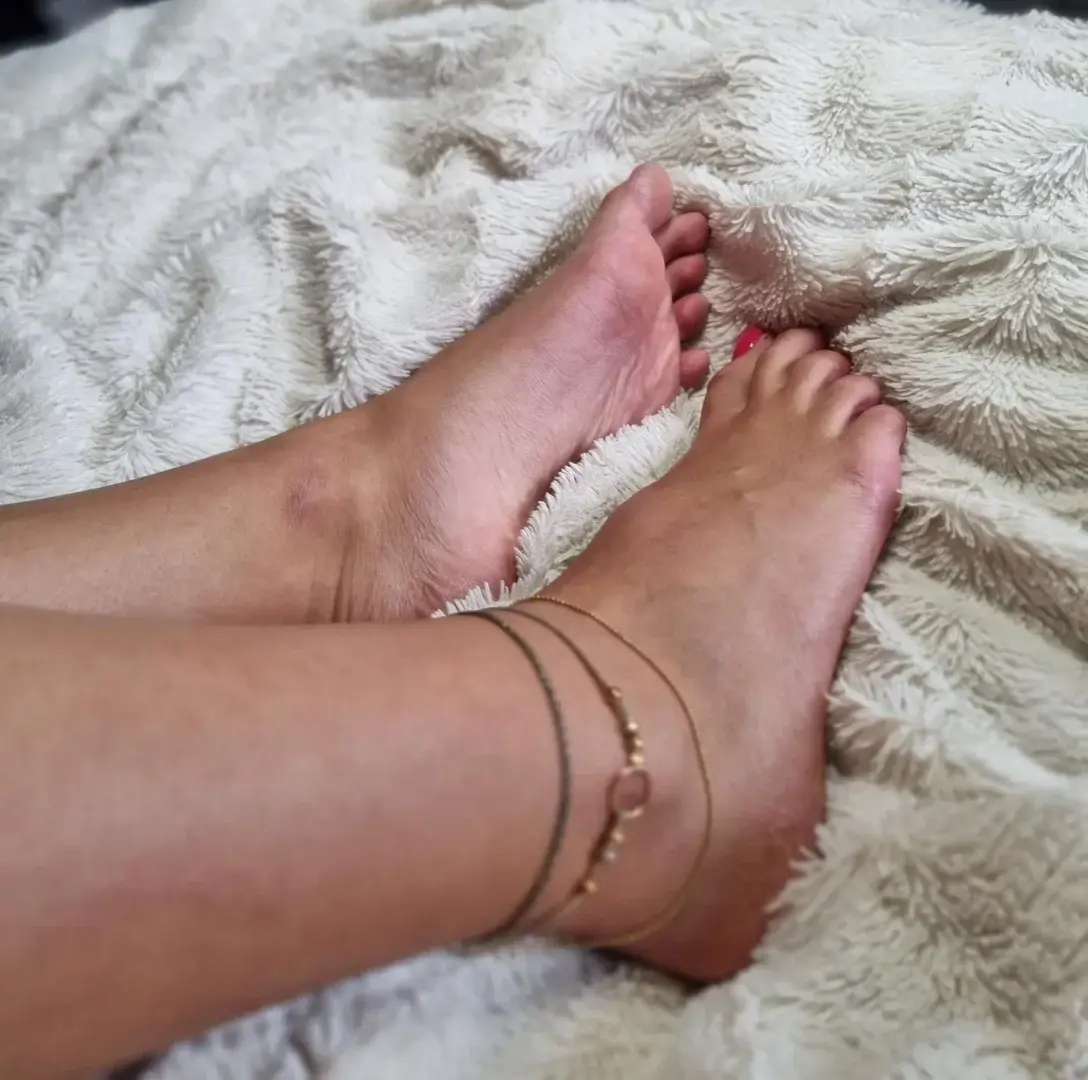 Leak & nude 3 — Hotfeet2girls