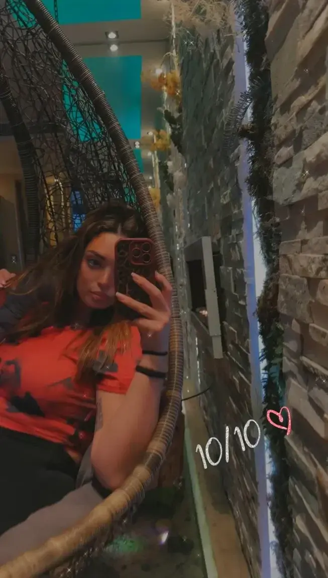 Est-ce que tu as vu cette vidéo dans la love Room ? …