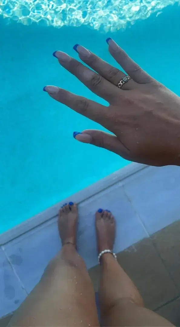 🐬 #nails #swimmingpool #blue #holidays