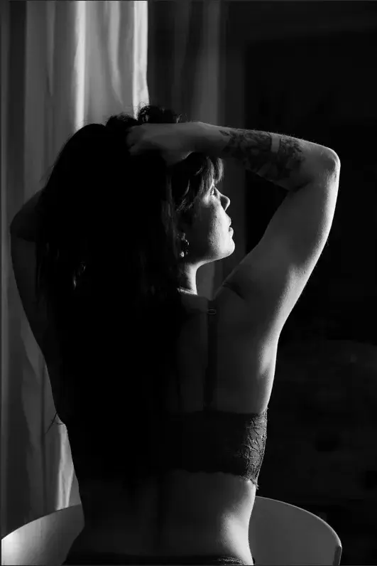 Leak & nude MYM — Lye_modele_ : « #noiretblanc#lingerie#portrait#lifesyle » (MYM)
