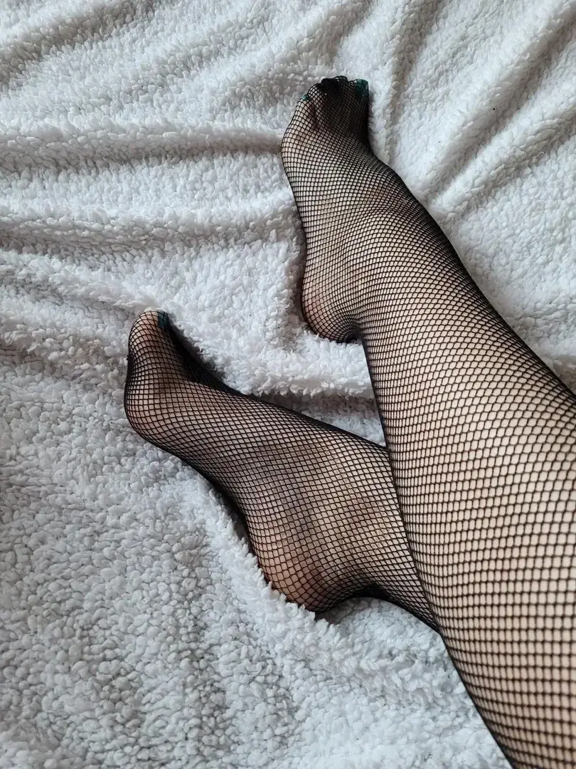 Leak & nude 2 — Ninapieds-feet