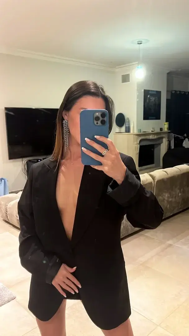 ABO GRATUIT A VIE tu as juste à cliquer sur t'abonner ♥️ Viens me rejoindre en pv... 🥰