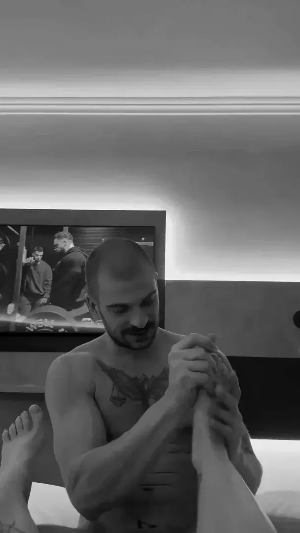 Leak & nude MYM — Venusrey : « pour les amoureux des pieds 🦶 » (MYM)