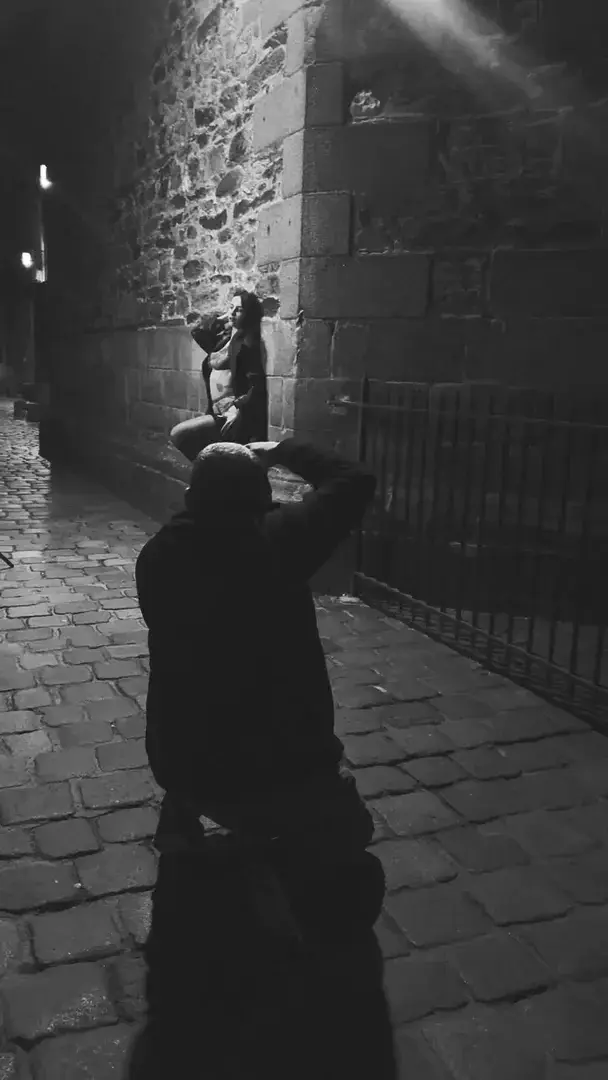 Leak & nude MYM — Venusrey : « cette nuit j’ai shooté avec un photographe dans les rues de Rennes, tu aurais aimé m’y croiser par hasard ? ✨ » (MYM)