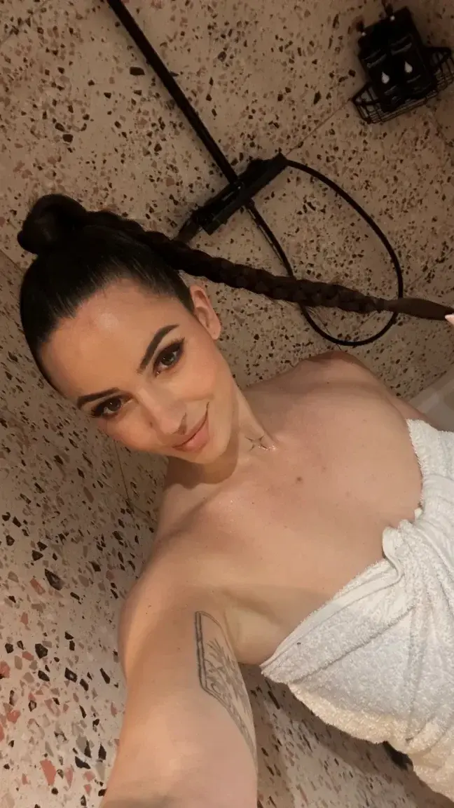 Une douche avec moi ? Tu viens ? 🧼