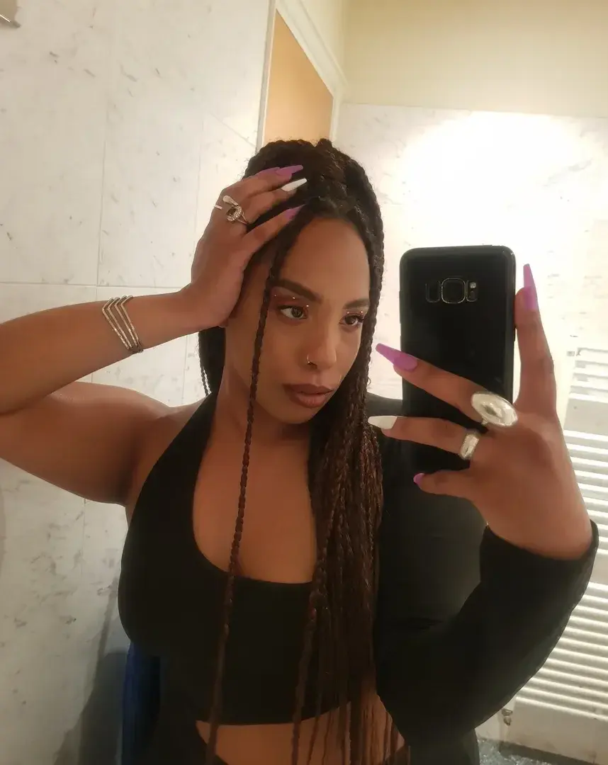 Waiting...#blackbeauty #Ebonygirl