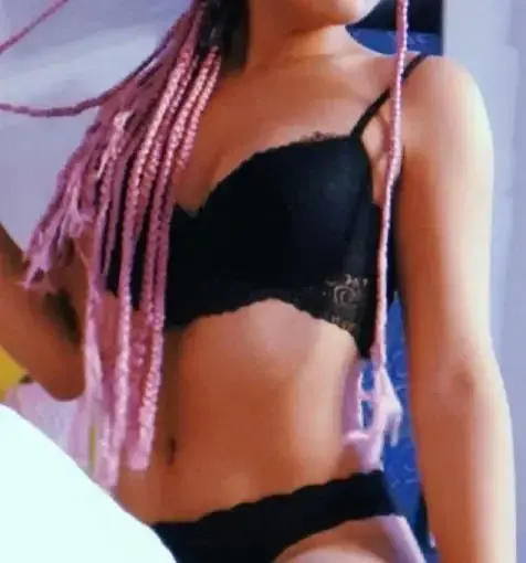 Si tu veux en voir plus viens en dm.. 🤤