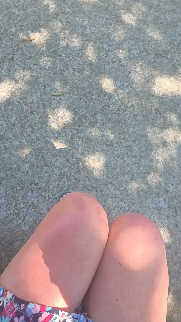 Il fait beau.! Et chaud...#legs #shemale #feet