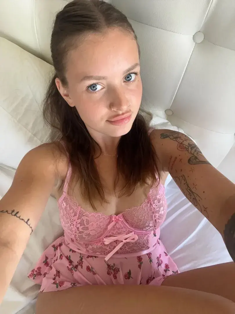 Leak & nude MYM — Mariemelissa : « Ich mag es, wenn du genauer hinschaust 😌#SaintValentinMYM » (MYM)