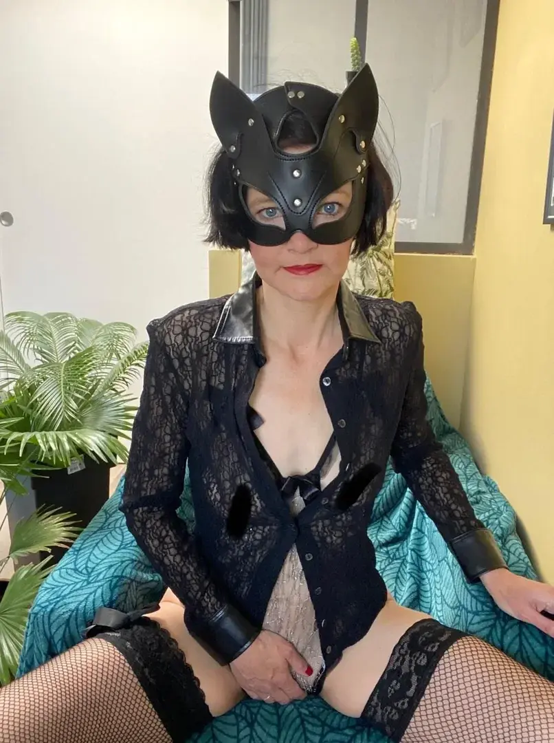 Leak & nude 3 — Cat-kush-bourgeoise-coquine-exhib