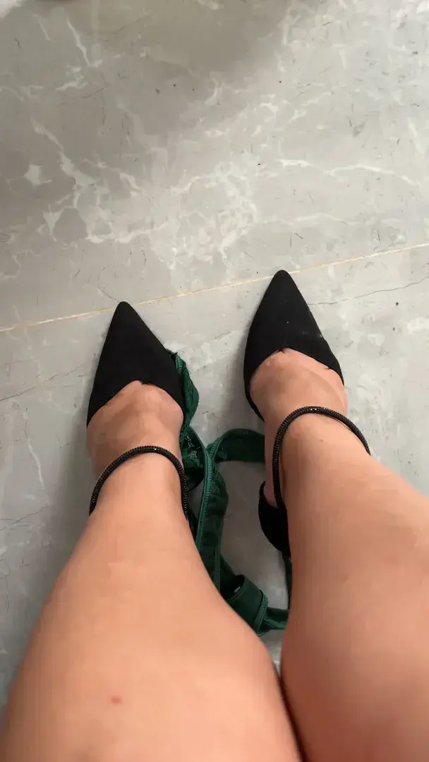 Leak public de Leeloolib — « Je t'attends...😈😈 » (nude) sur MYM