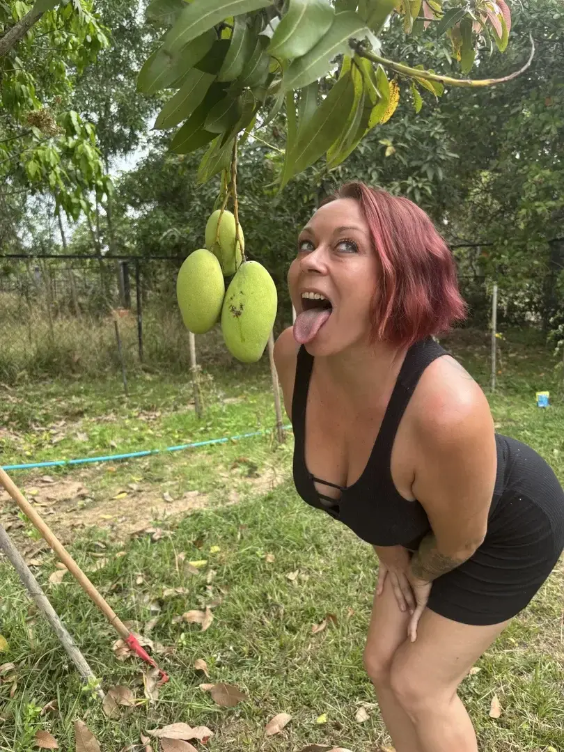 Ca va faire quoi aujourd’hui ?Moi, je pense que je vais déguster une bonne paire de...mangues !! 🤭