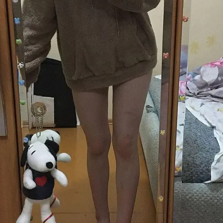 En culotte dans la chambre de ma petite sœur 🤫😈
