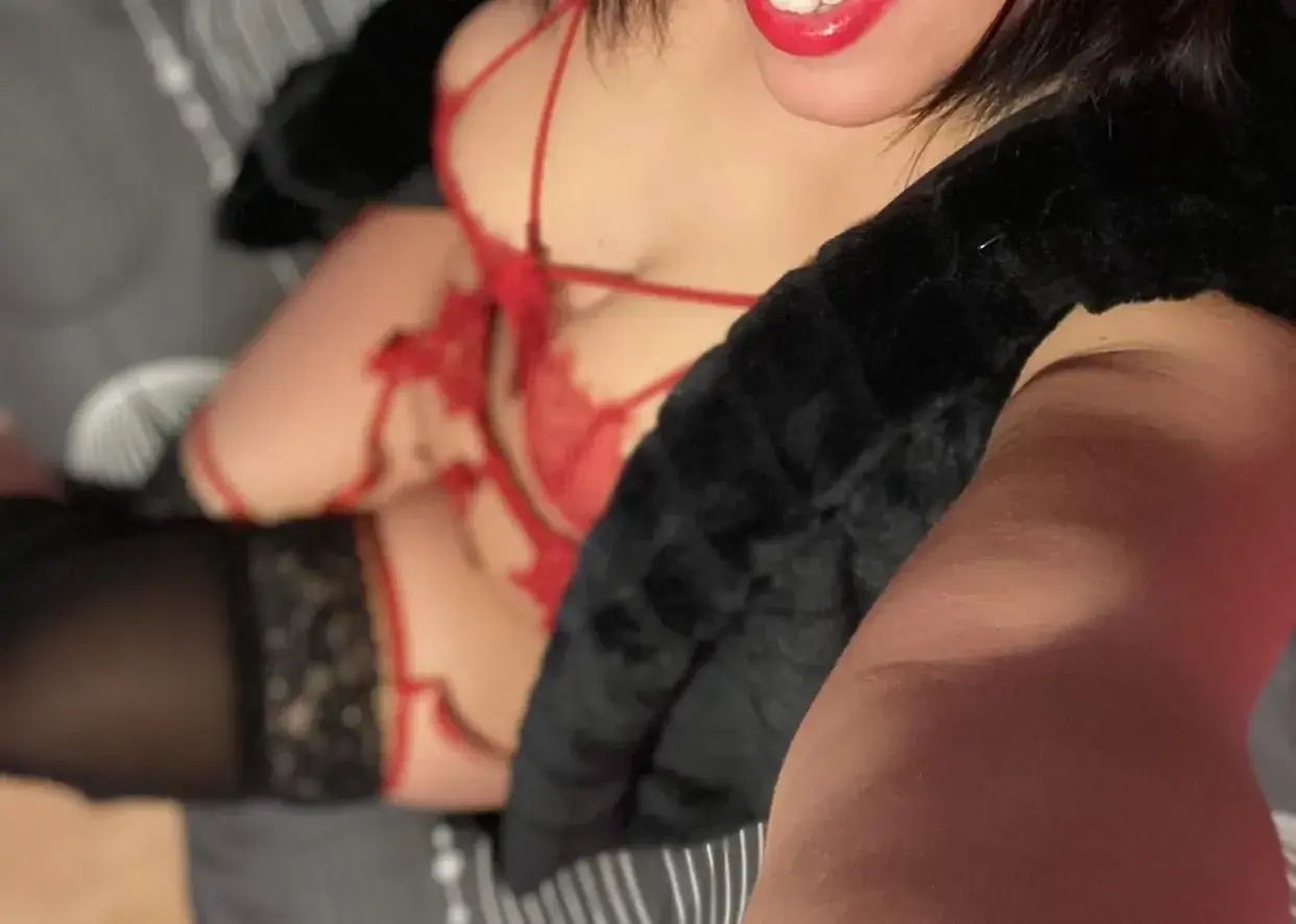 Photo de couverture de Loumy-pulpeuse-sexy-sensuelle