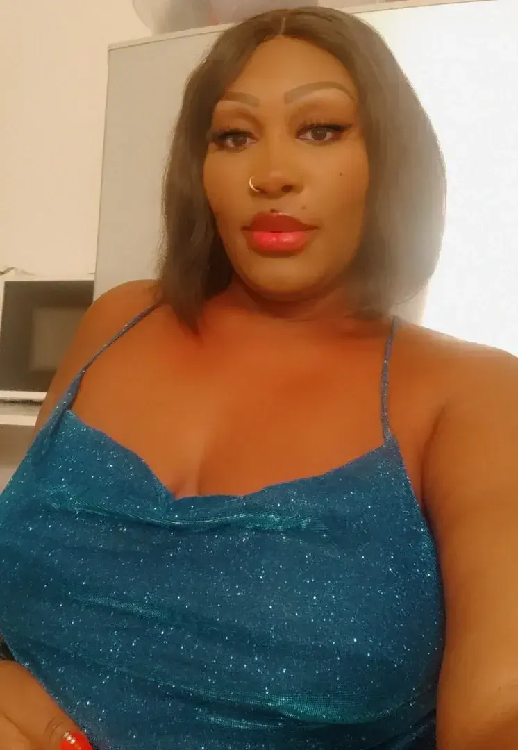 Leak & nude 3 — Lareineapoutchou