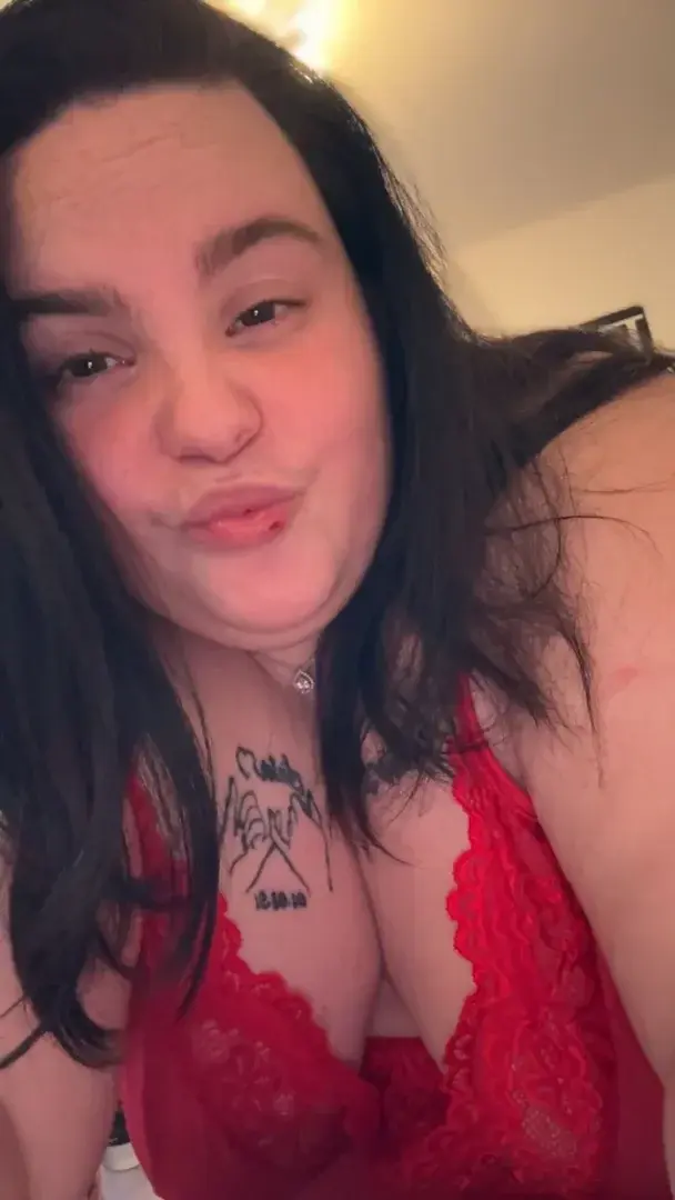 Leak & nude MYM — Femmeronde_anonyme : « Heyyy promo sur mon tlg alor venez me voir ! 💋💋🔞 » (MYM)