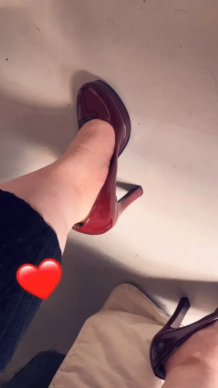 Merci à mon abonnée pour cette paire de talon , des belle photo vont bientôt arriver ! 🥰🥰🤤