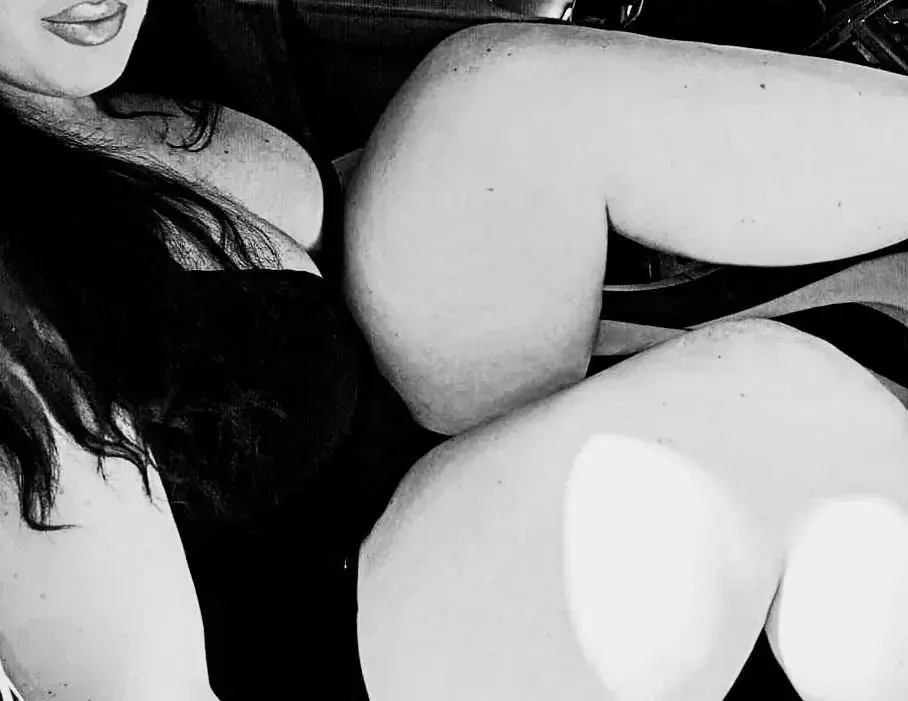 Leak & nude 1 — zorafleur