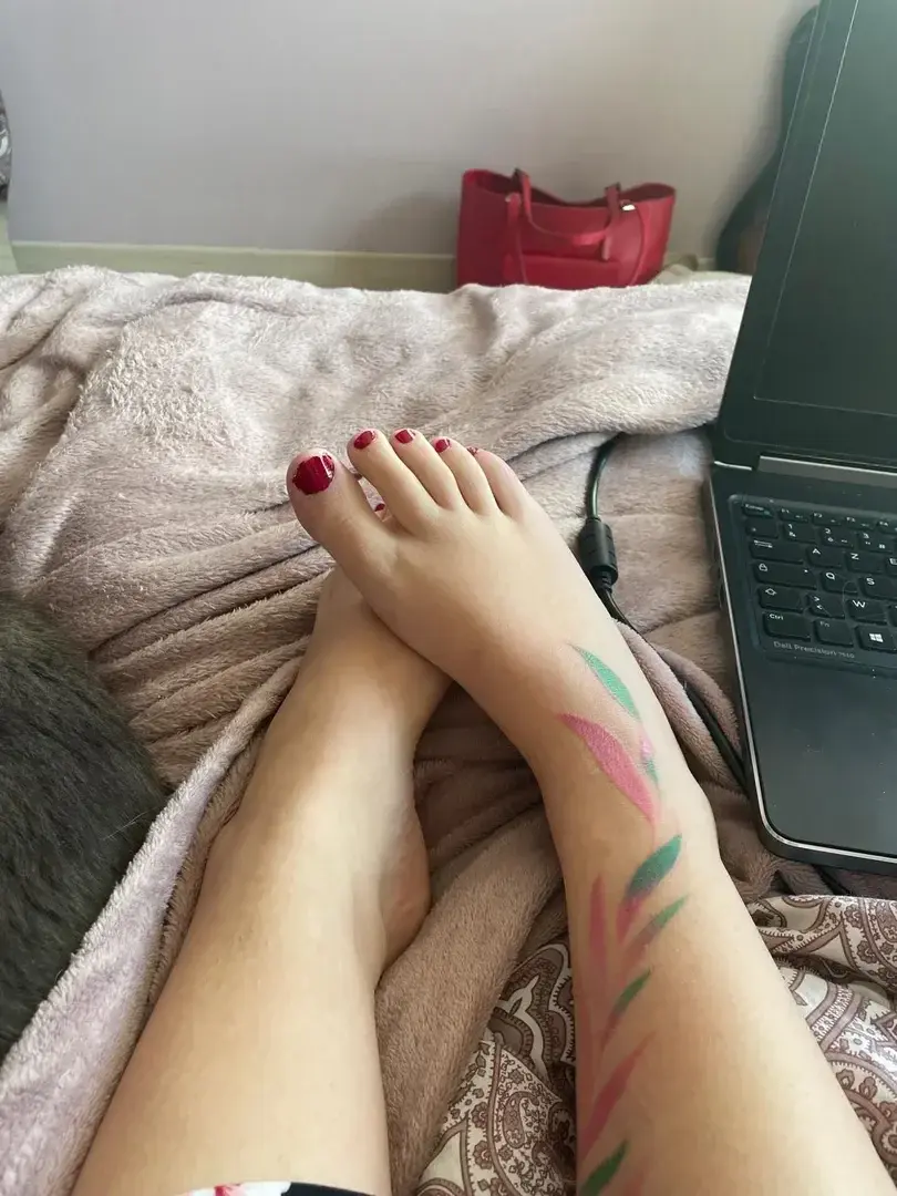 Leak & nude 1 — Tattooedfoot