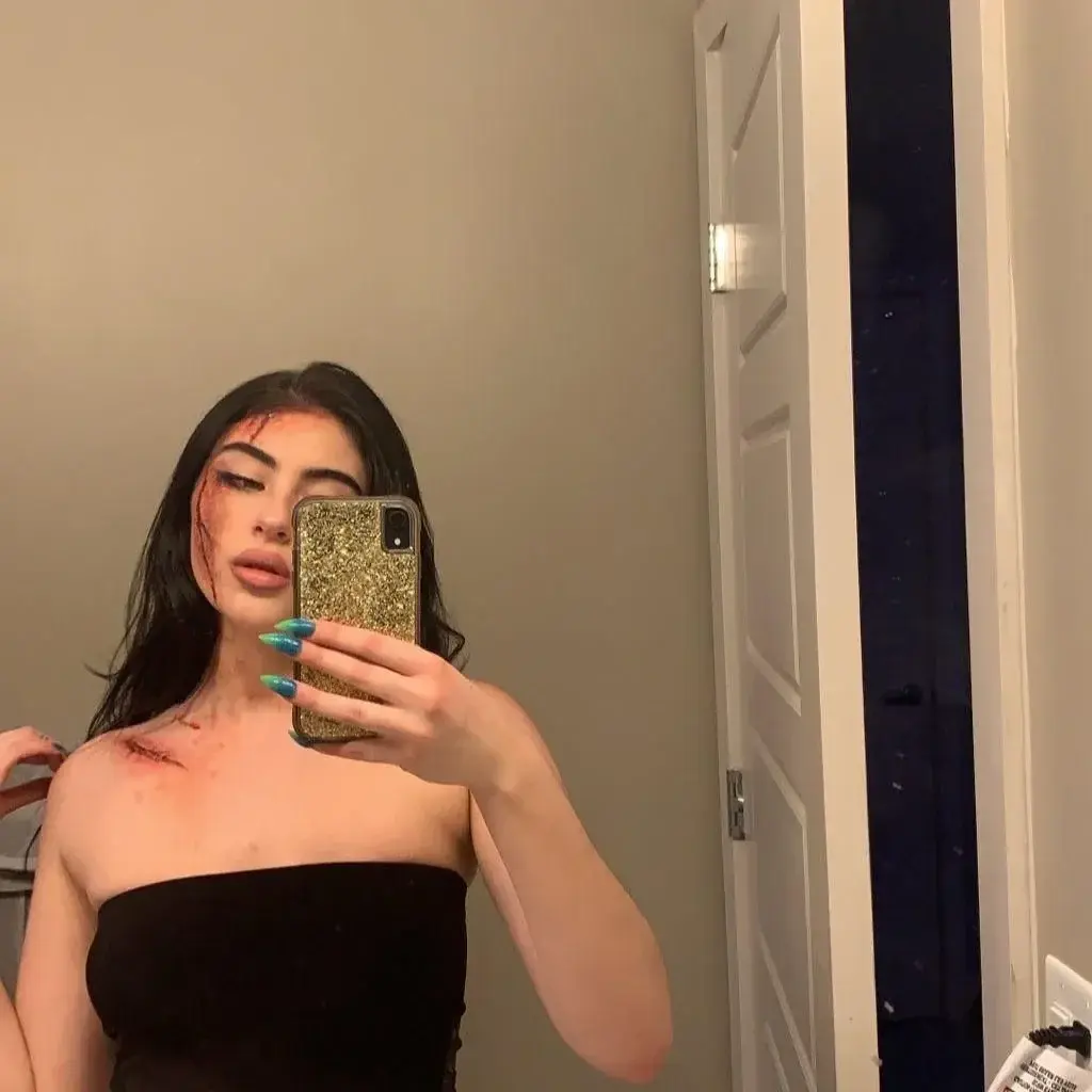 Leak & nude 1 — Touteenvie