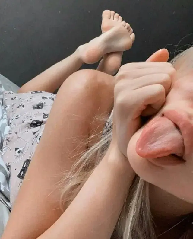 Leak & nude 1 — feetwlrdclub
