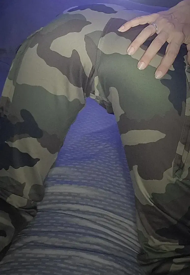 Moi je dit le treillis fait des belles fesses et vous?